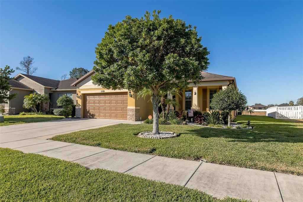 Photo of 2109 Trillium Boulevard, Brooksville, FL 34604 (MLS # W7882550)