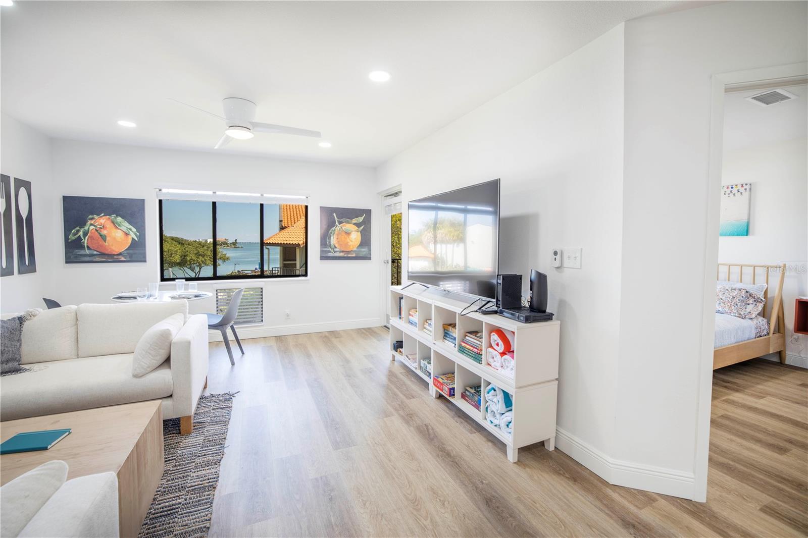 1515 PINELLAS BAYWAY S B28