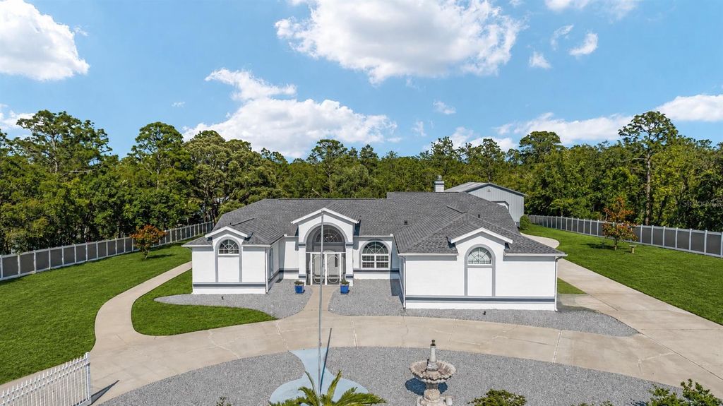 Photo of 7399 SW 140th Avenue, Dunnellon, FL 34432 (MLS # OM724278)