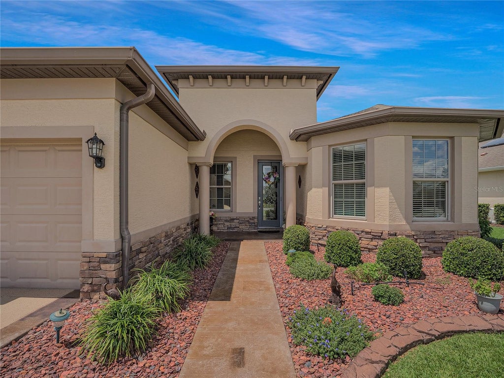 Photo of 9527 SW 70th Loop, Ocala, FL 34481 (MLS # OM731535)