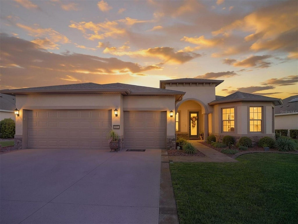 Photo of 9527 SW 70th Loop, Ocala, FL 34481 (MLS # OM731535)