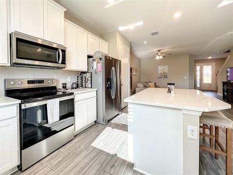 Tiny photo for 11360 Cay Spruce Way, San Antonio, FL 33576 (MLS # TB8514099)
