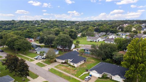 A home in MINNEOLA