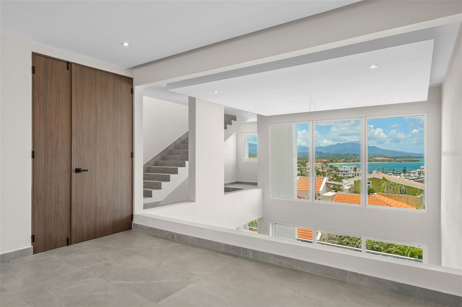 SHELL CASTLE CLUB - Residential