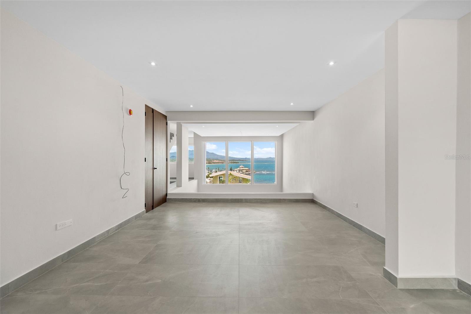 SHELL CASTLE CLUB - Residential