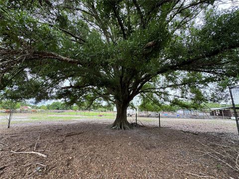 1804 ZIPPERER ROAD BRADENTON FL 34212