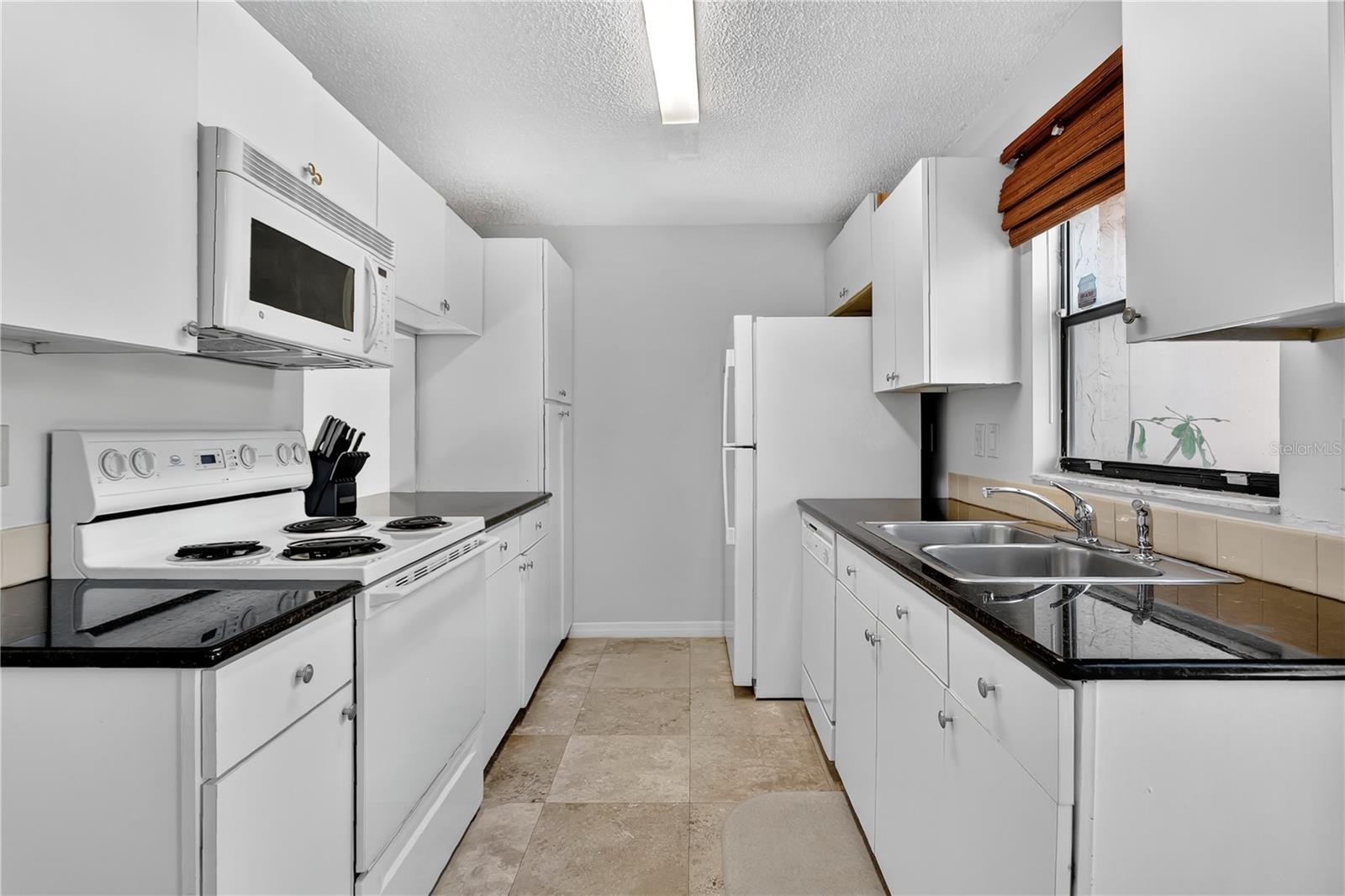 HIDDEN CREEK CONDO PH 06 - Residential