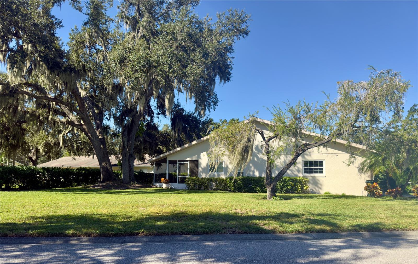 OAKHURST PH III - Residential Lease