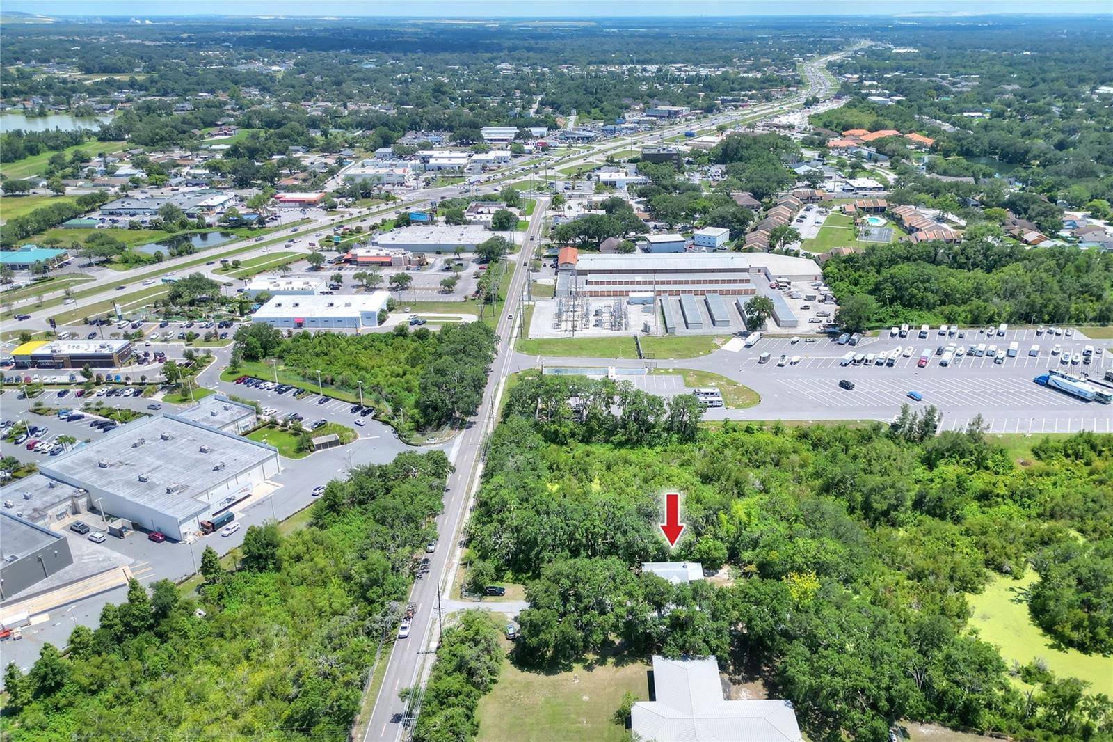 Main image without alt text