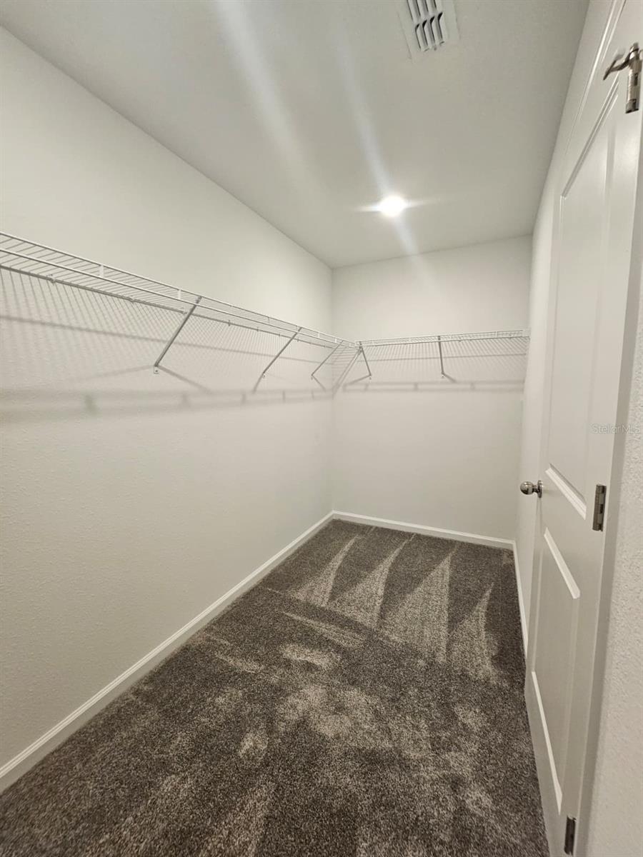 RANCHES/LK MCLEOD II - Residential Lease