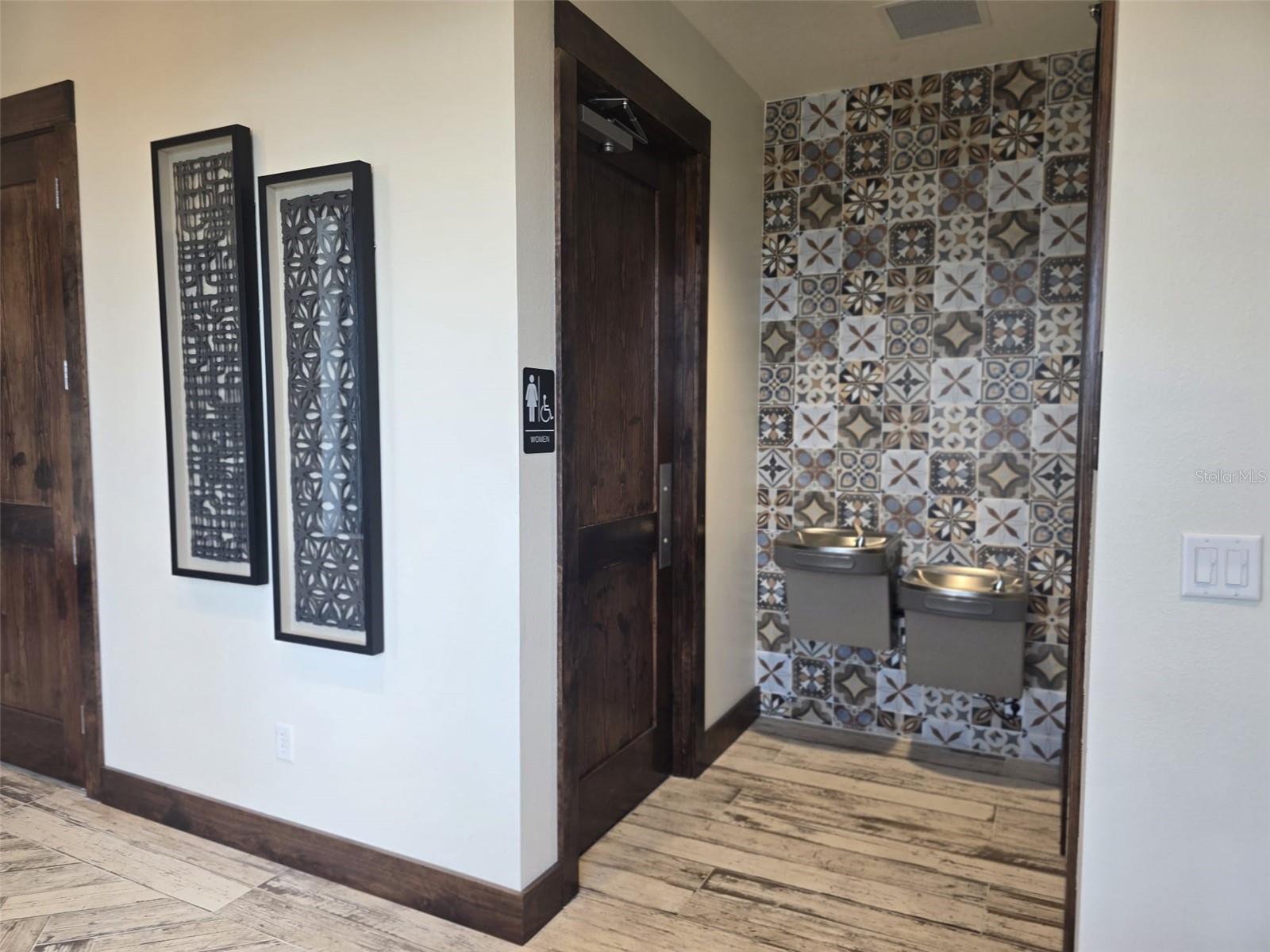 RANCHES/LK MCLEOD II - Residential Lease