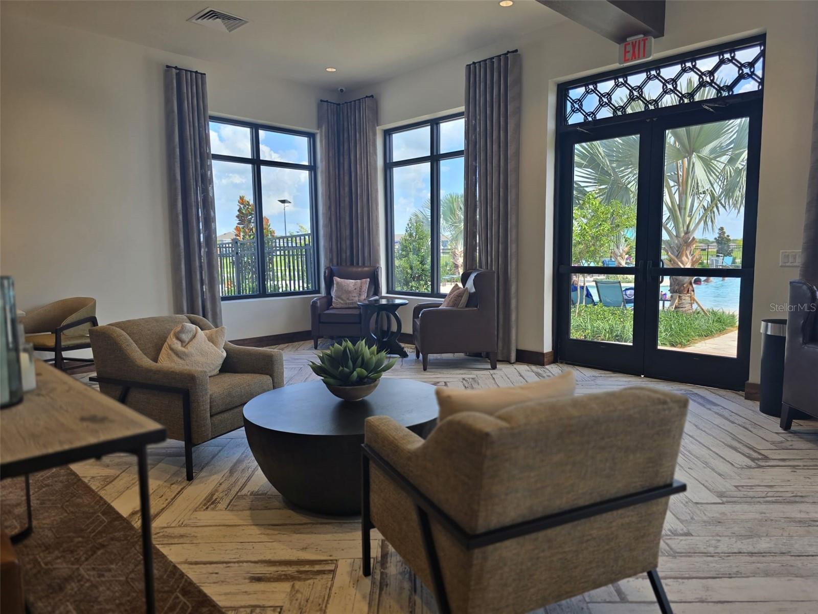 RANCHES/LK MCLEOD II - Residential Lease