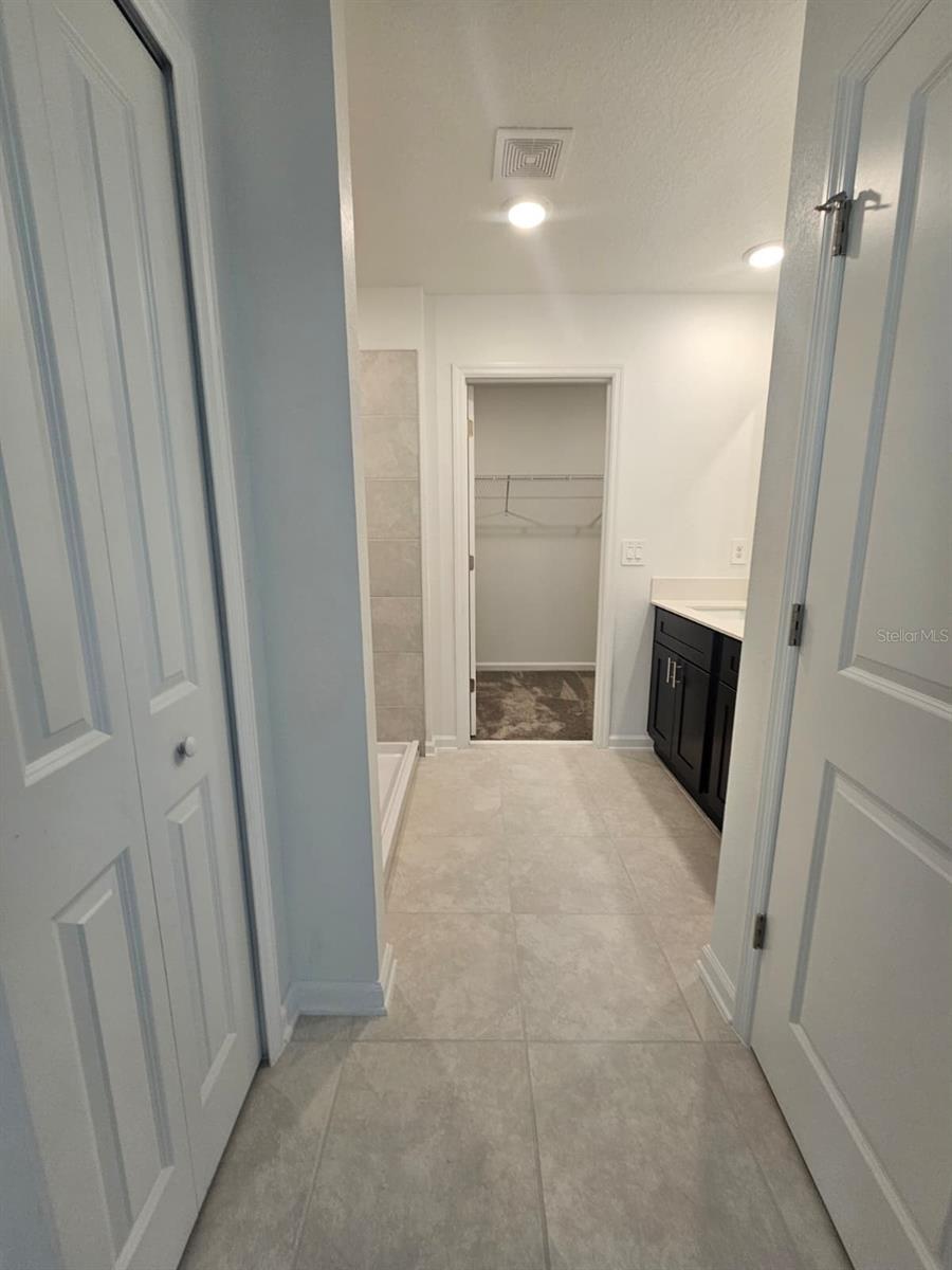 RANCHES/LK MCLEOD II - Residential Lease