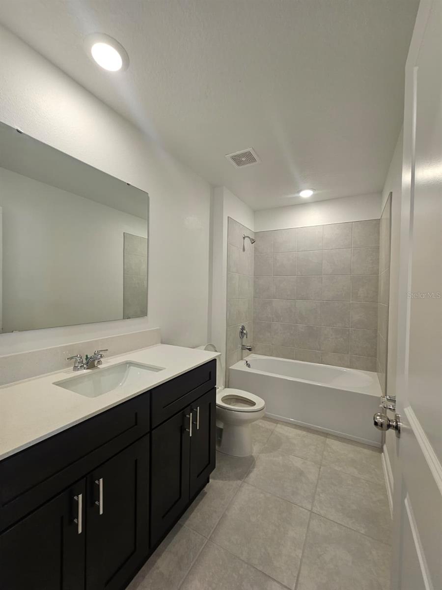 RANCHES/LK MCLEOD II - Residential Lease