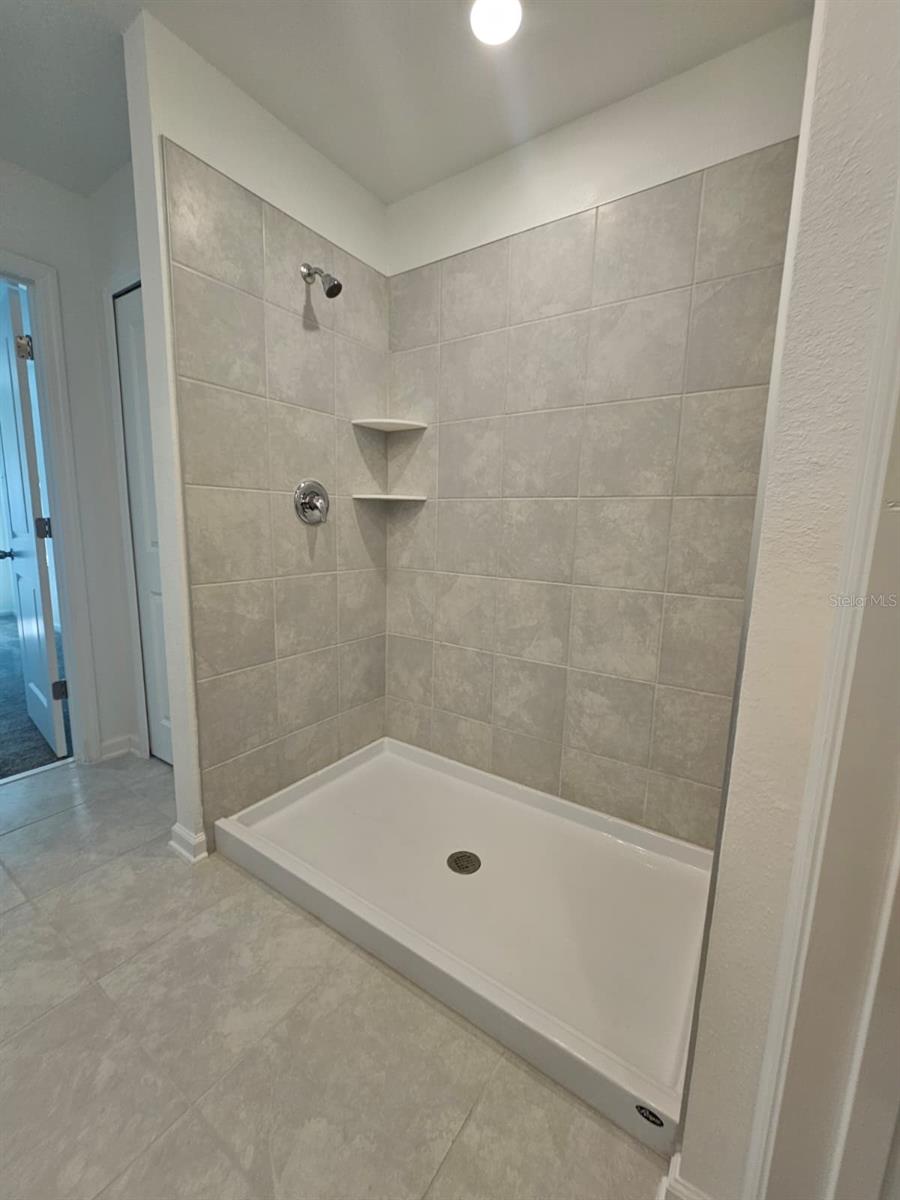 RANCHES/LK MCLEOD II - Residential Lease