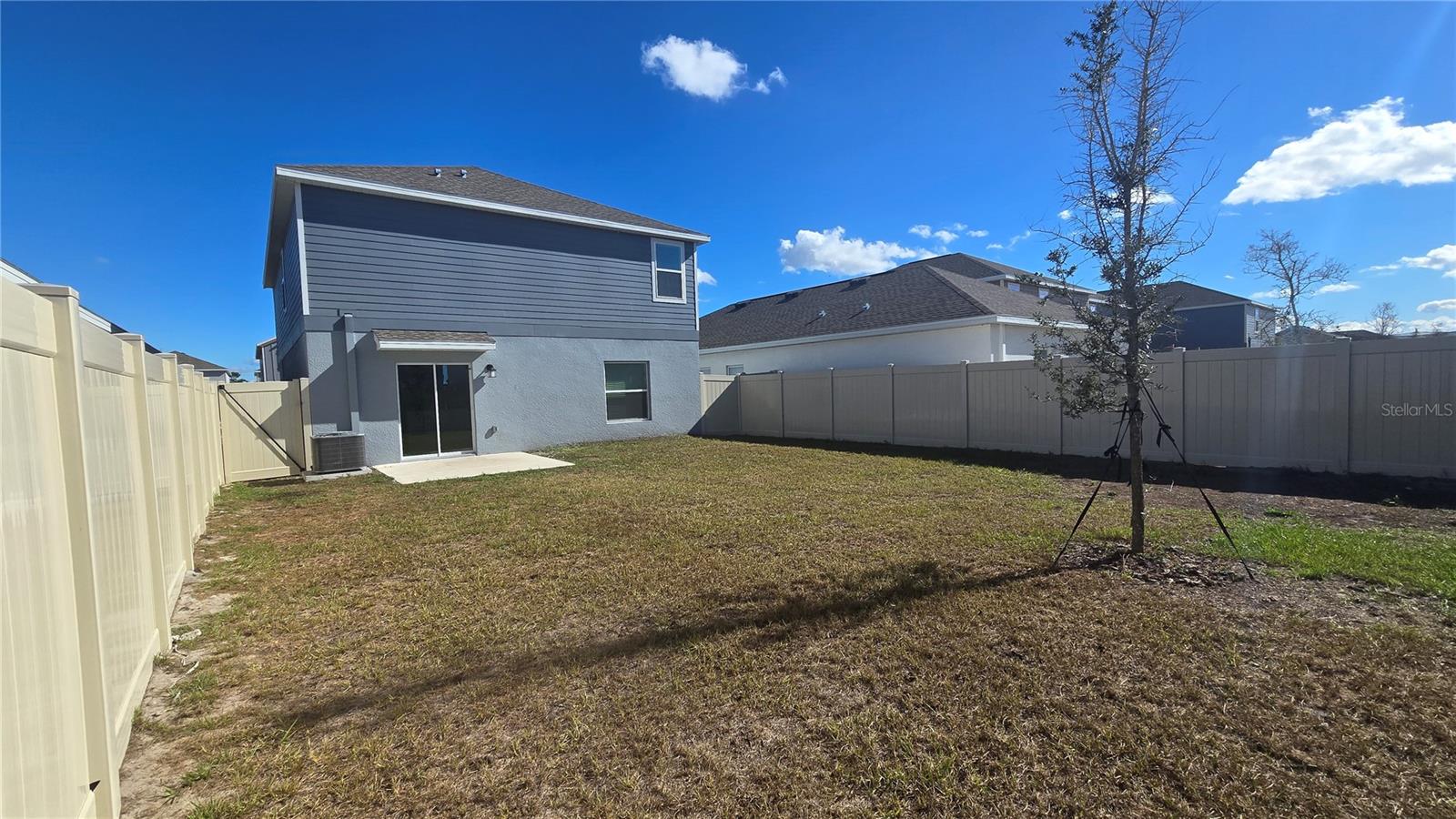 RANCHES/LK MCLEOD II - Residential Lease