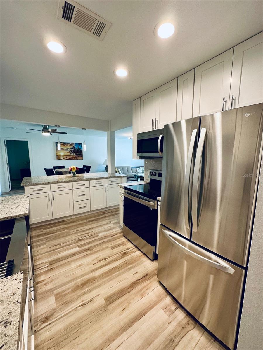 SOUTH VENICE - Residential