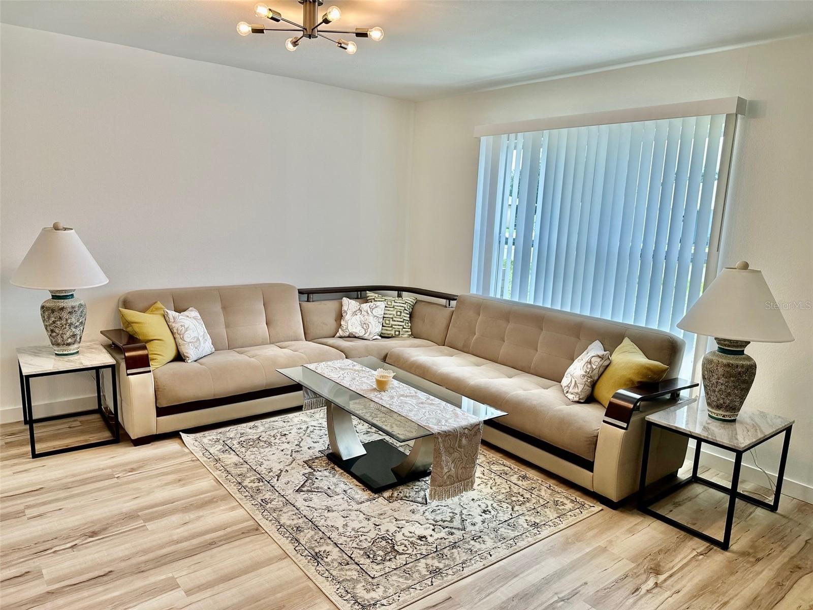 SOUTH VENICE - Residential