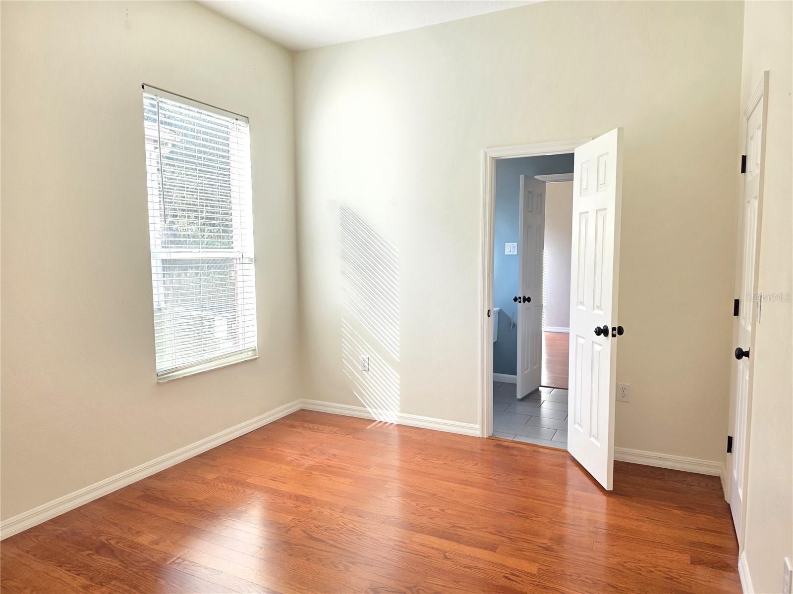 EAGLEWOOD ESTATES - Residential Lease