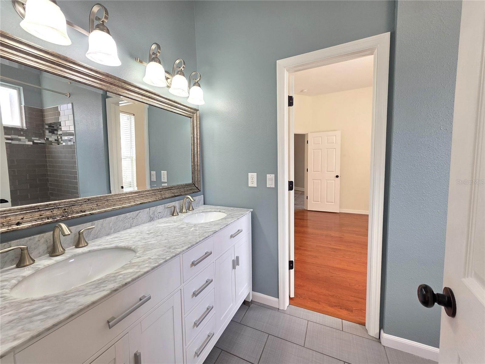 EAGLEWOOD ESTATES - Residential Lease