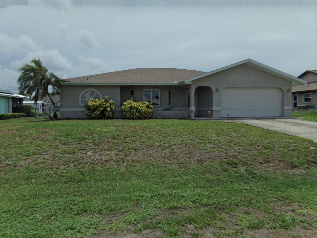 Photo of 7202 Mamouth Street, Englewood, FL 34224 (MLS # D6148149)