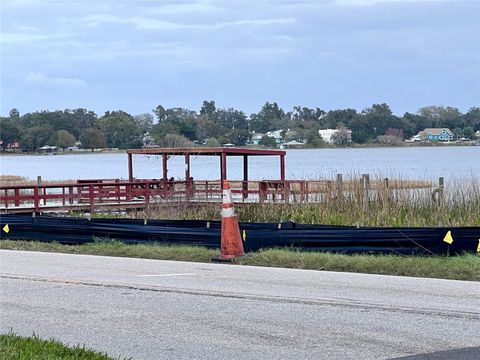 A home in WINTER HAVEN