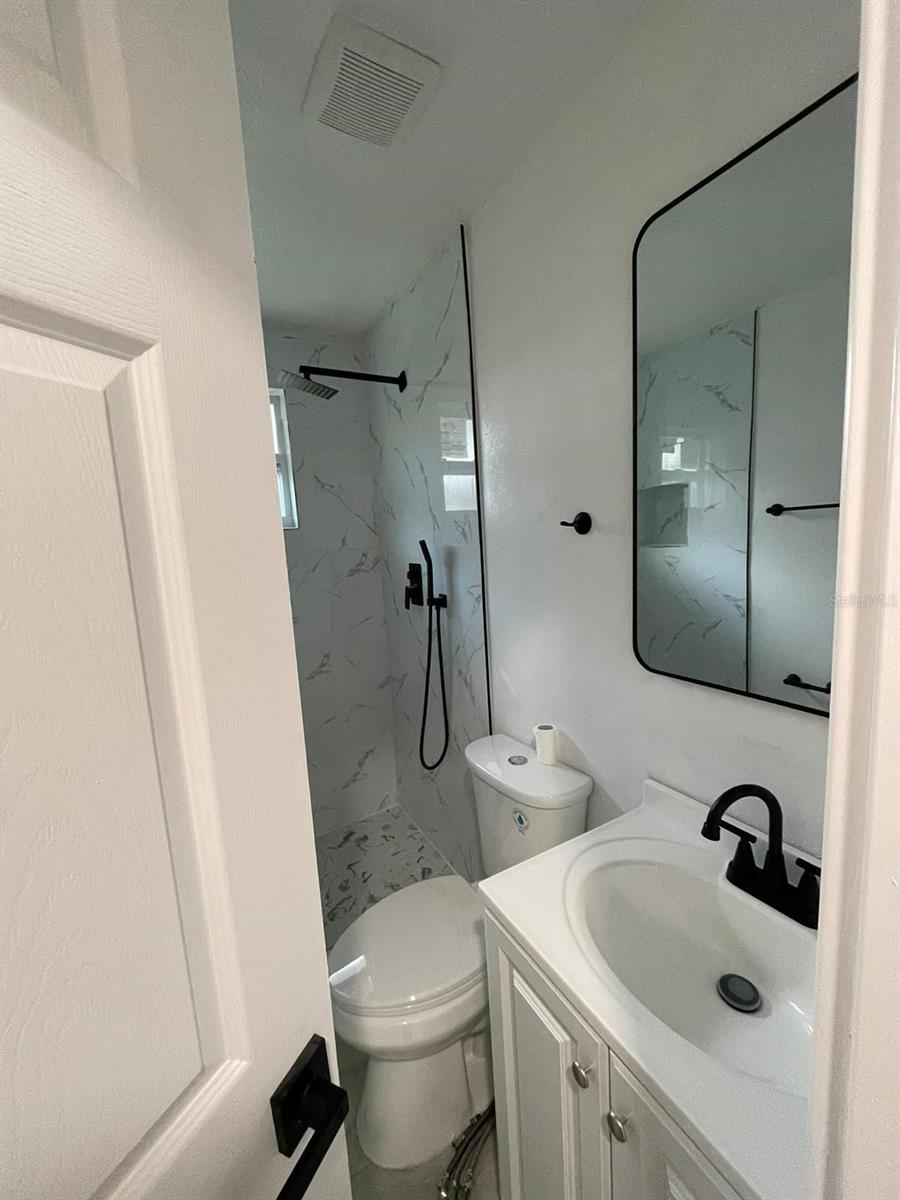 HILLCREST - Residential Lease