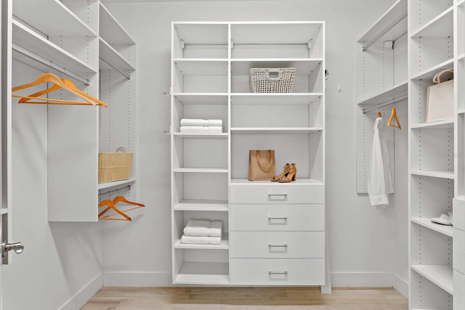 LAKEHOUSE COVE/WATERSIDE PH 2 - Residential