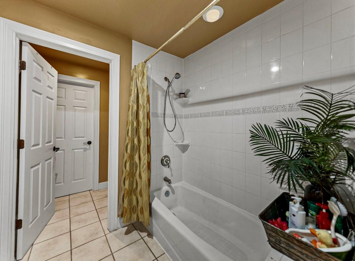 HOWEY W J LAND STARR LAKE - Residential