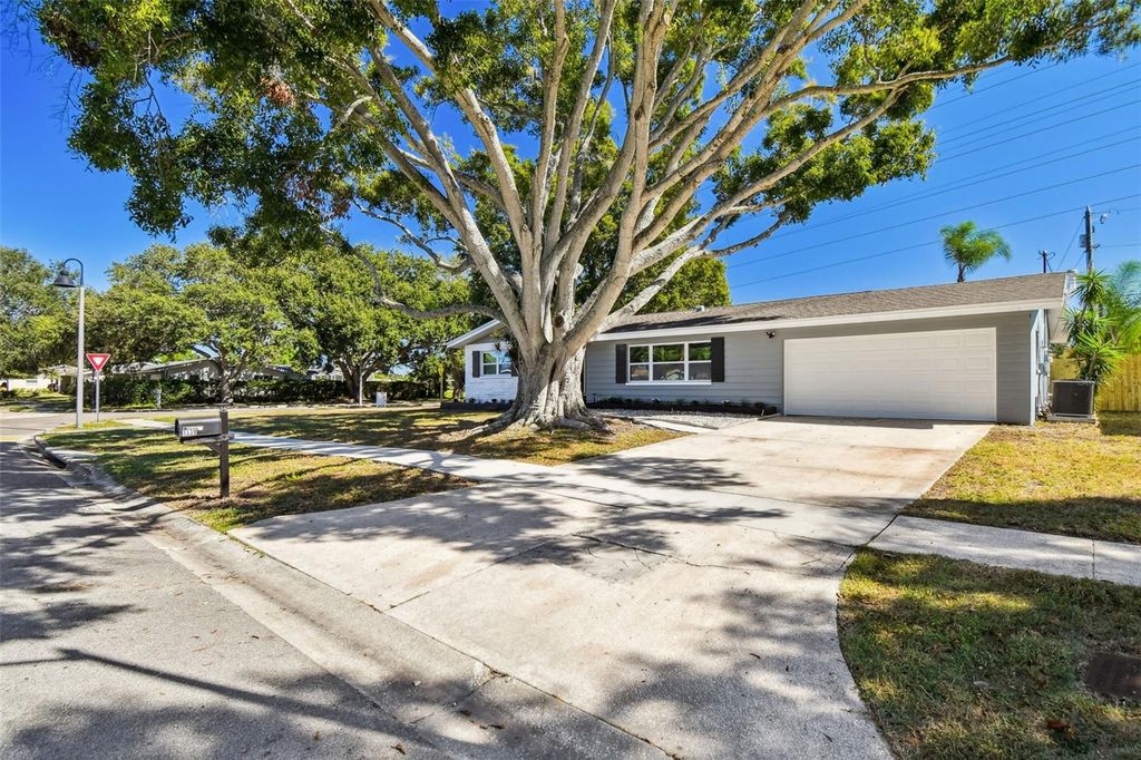 Photo of 1339 Summerlin Drive, Clearwater, FL 33764 (MLS # TB8441672)