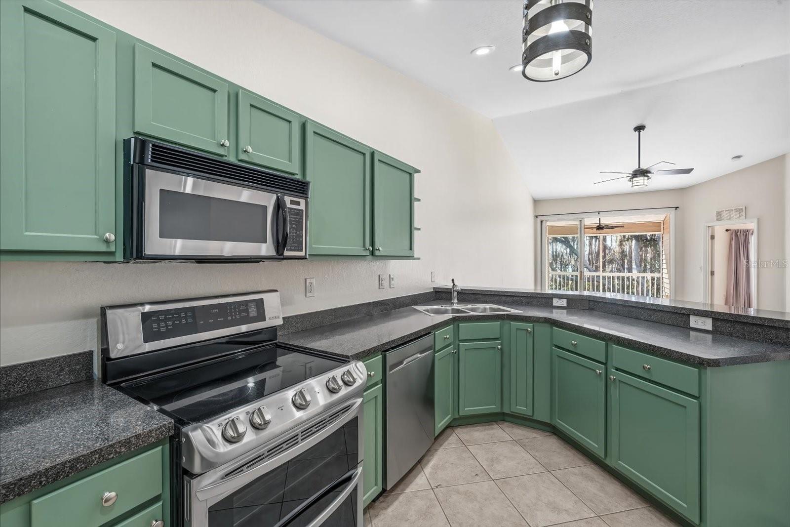 LAKES AT HERON COVE CONDO PH 7 - Residential