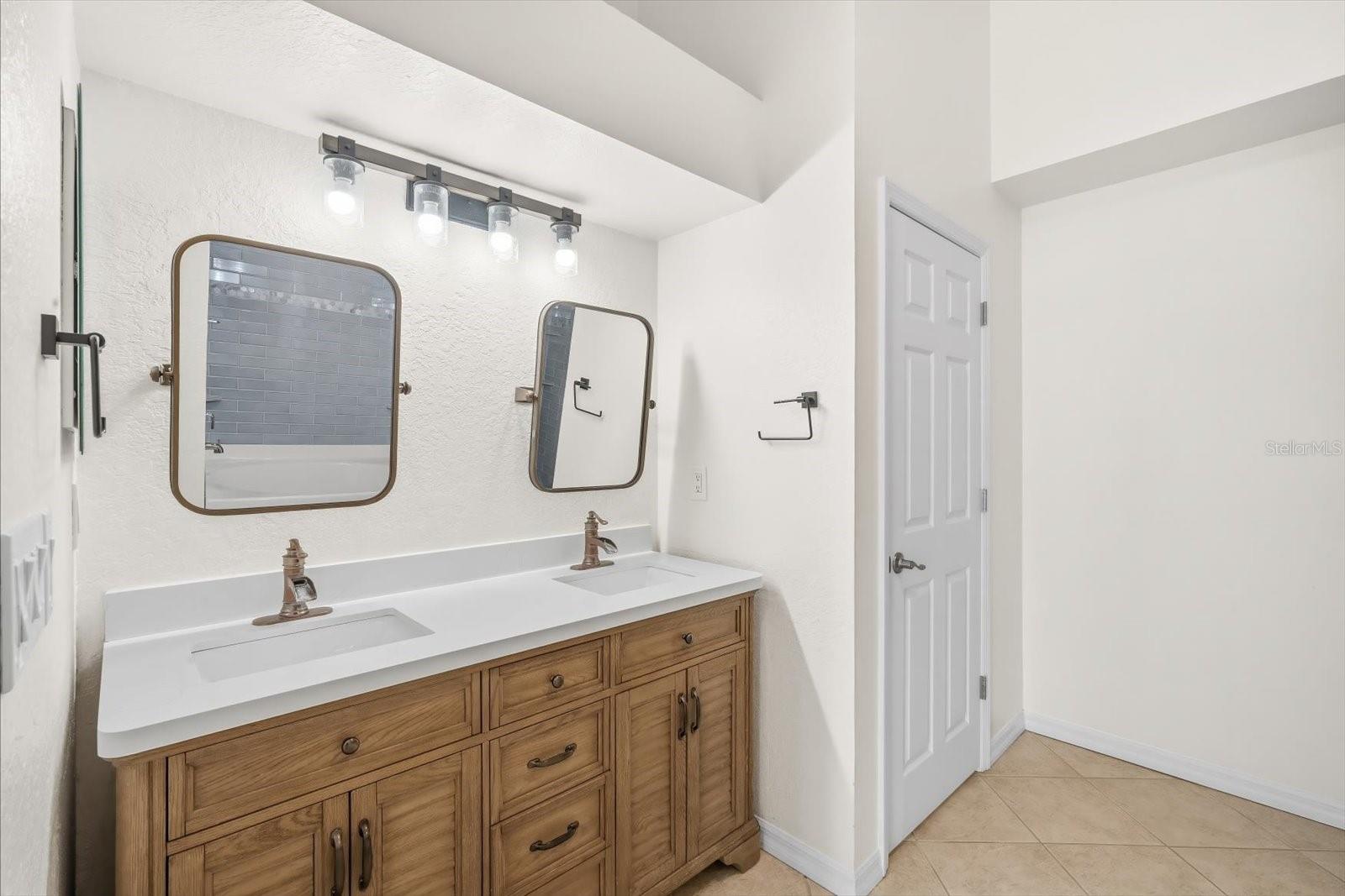 LAKES AT HERON COVE CONDO PH 7 - Residential