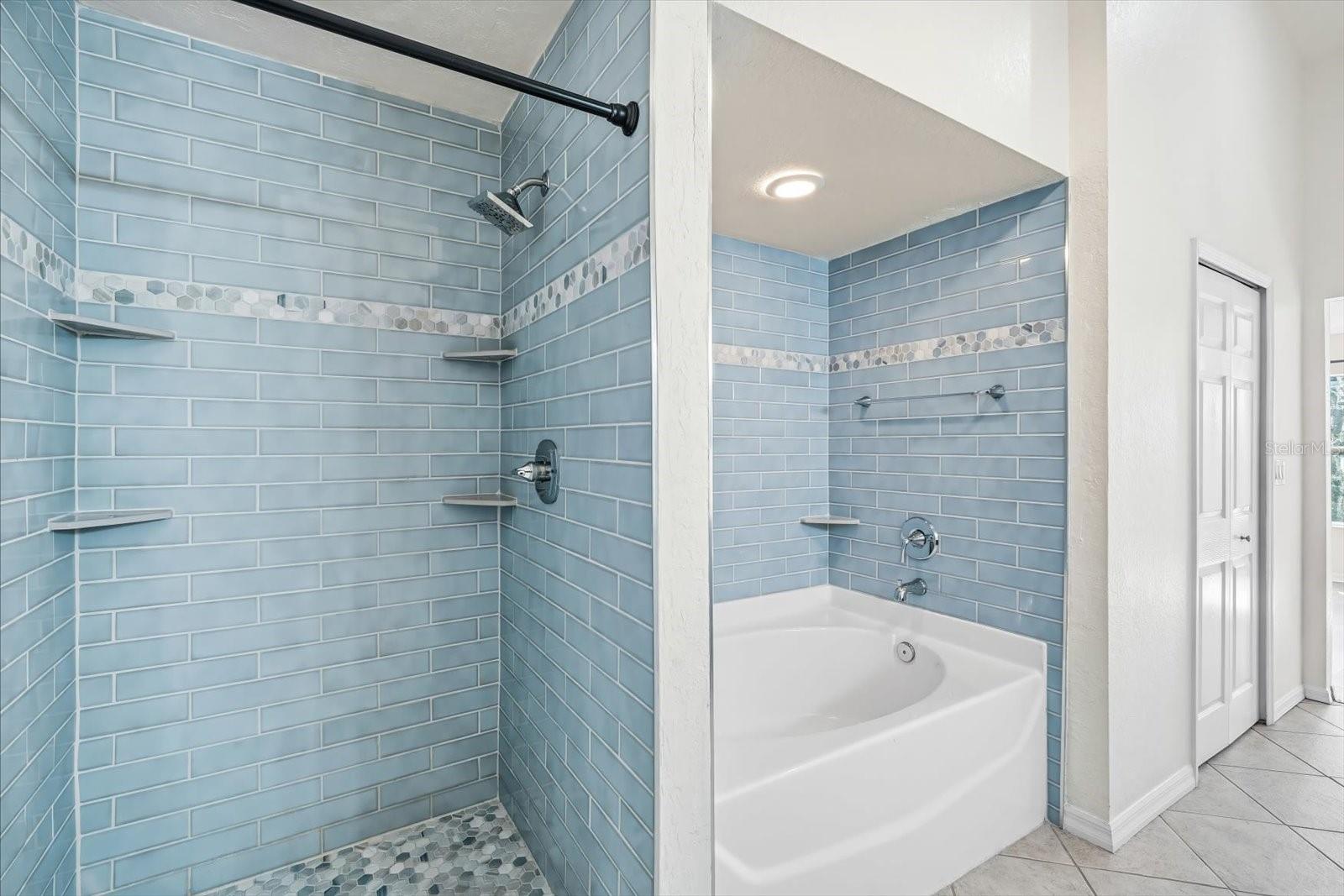 LAKES AT HERON COVE CONDO PH 7 - Residential