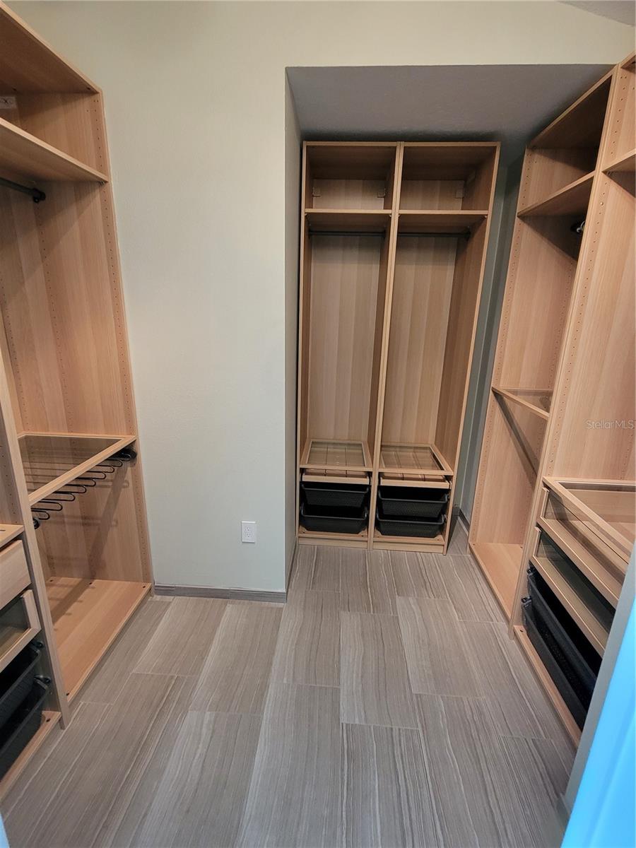 BAYVIEW GROVE - Residential Lease