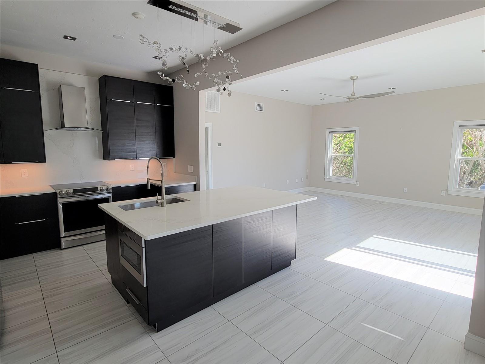 BAYVIEW GROVE - Residential Lease