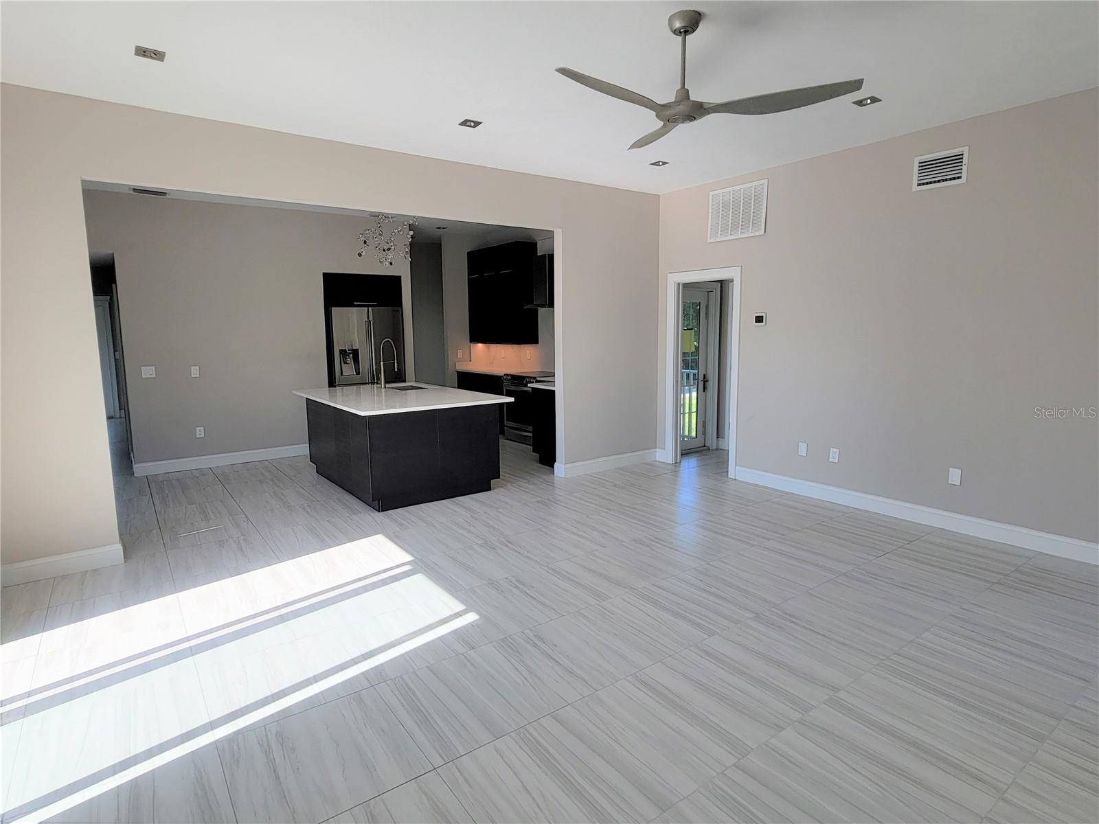 BAYVIEW GROVE - Residential Lease