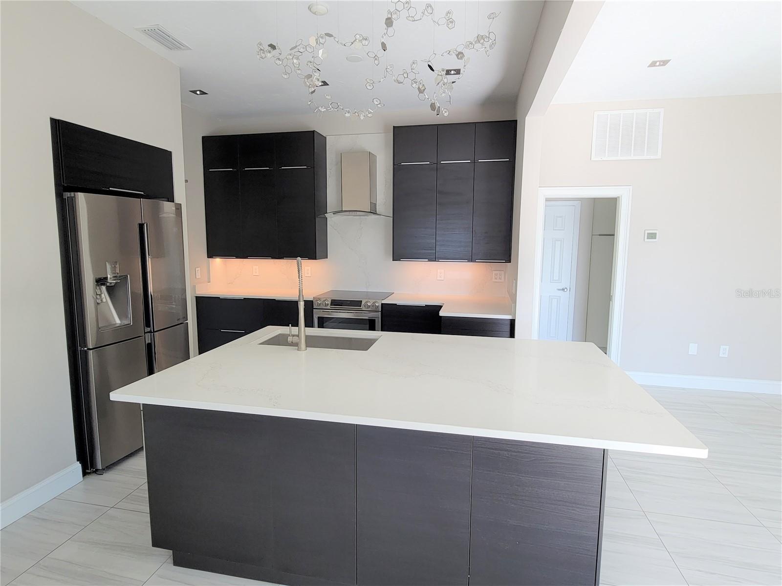 BAYVIEW GROVE - Residential Lease