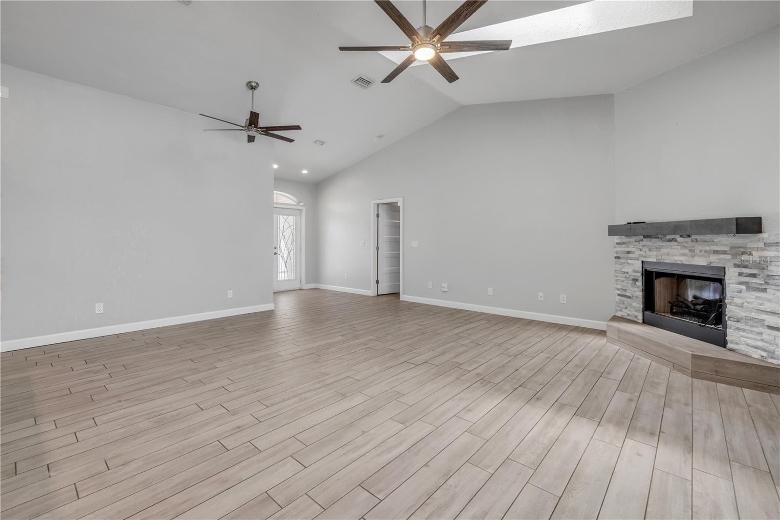 INLET SHORES - Residential