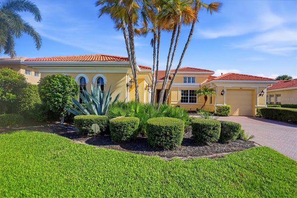 262 MONTELLUNA DR, NORTH VENICE, FL 34275 - Image f3f684ac9ce18a35a8be9c3bcb3401d2/4248915896