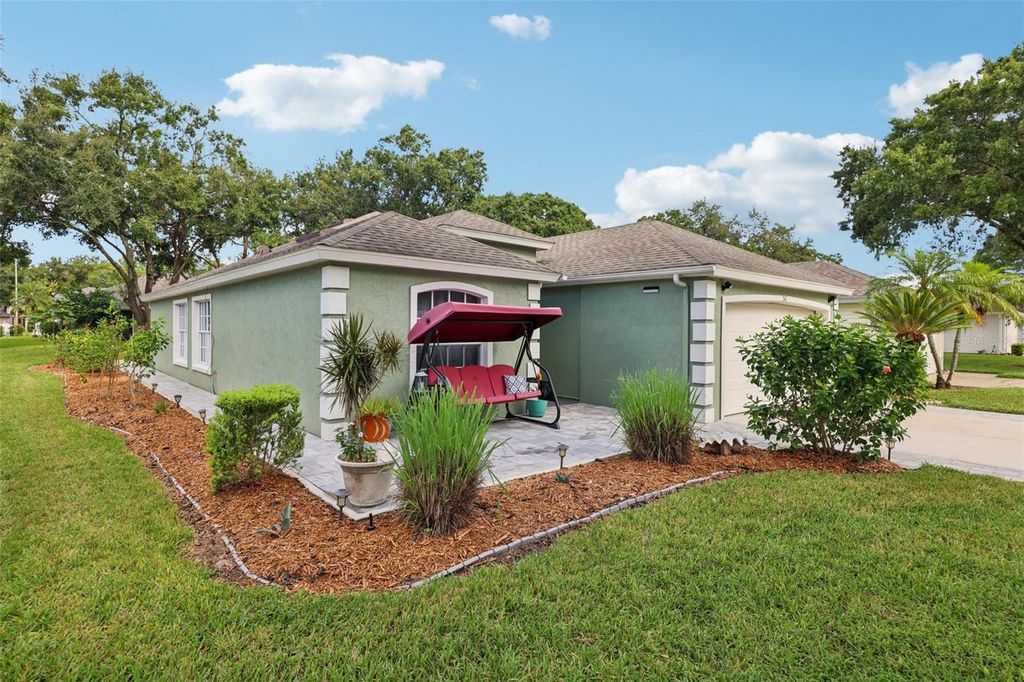 Photo of 317 Baytree Boulevard, Tavares, FL 32778 (MLS # G5102925)