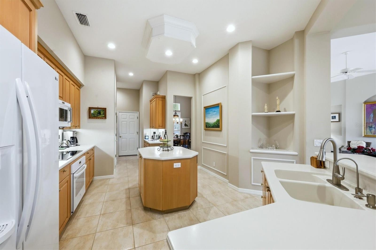 UNIVERSITY PARK COUNTRY CLUB - Residential