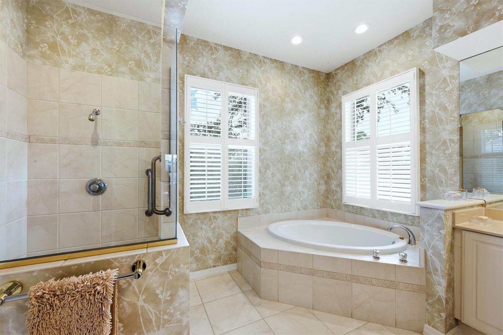 UNIVERSITY PARK COUNTRY CLUB - Residential