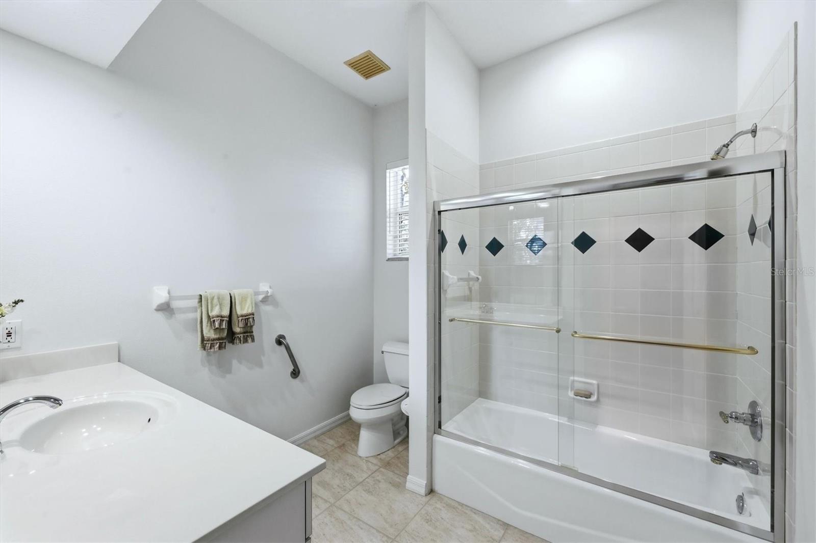 UNIVERSITY PARK COUNTRY CLUB - Residential