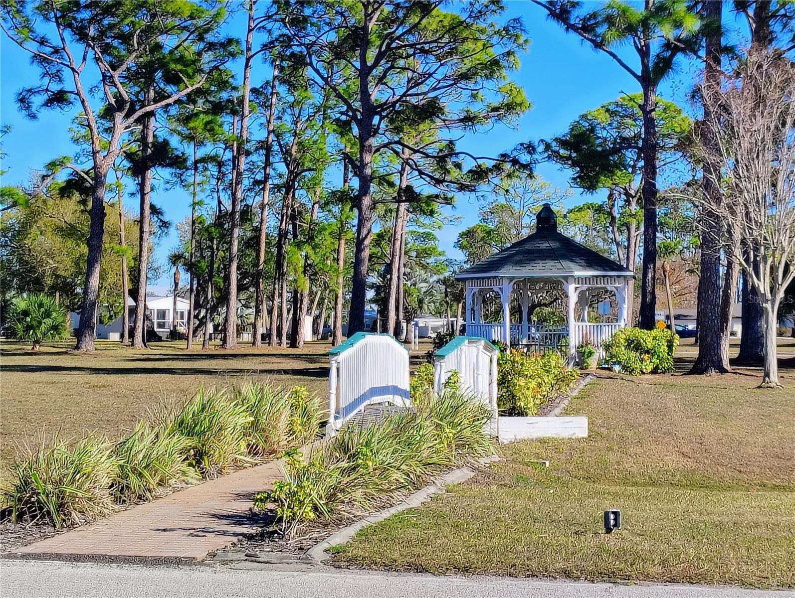 HOLIDAY PARK - Residential