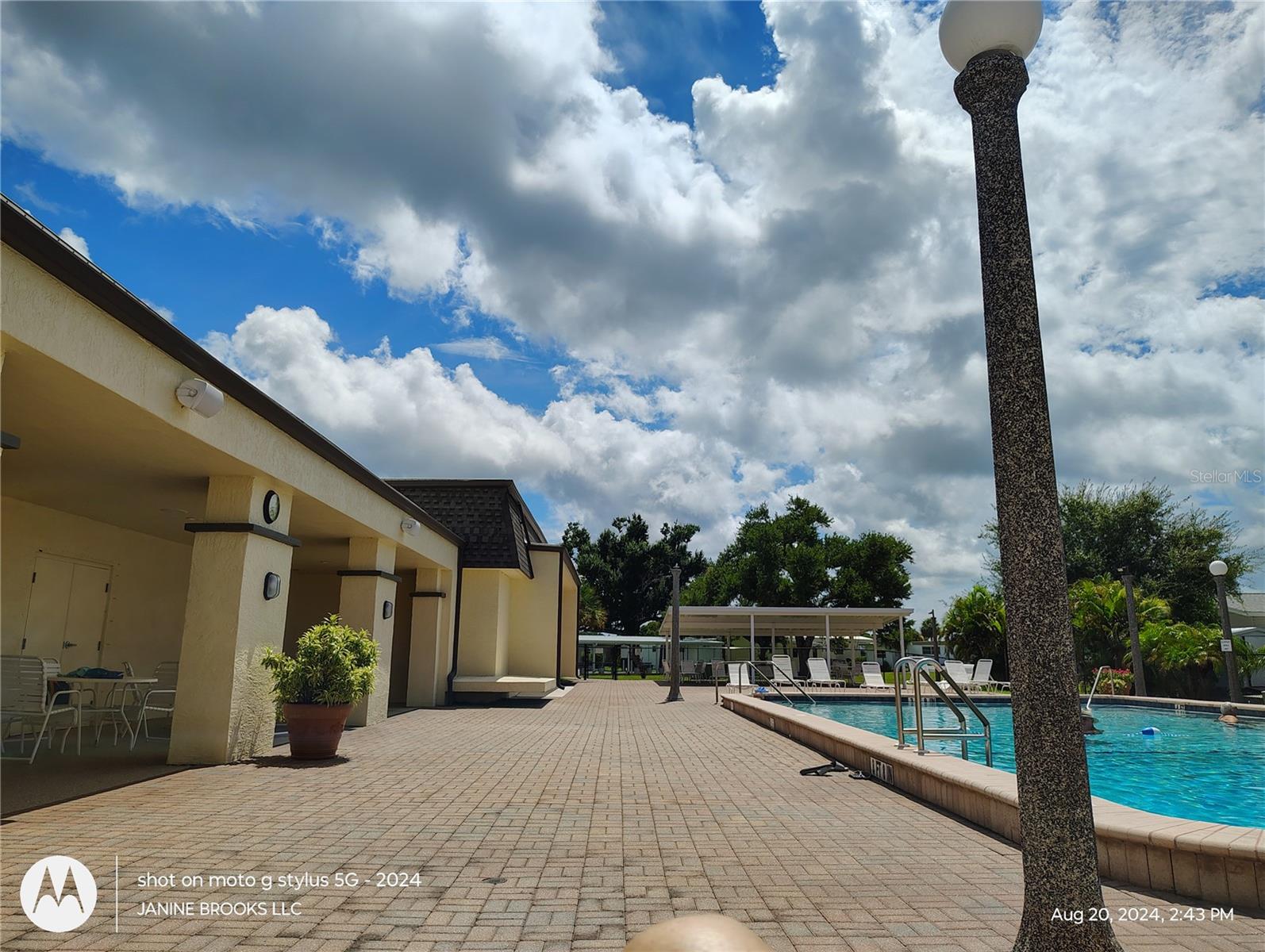 HOLIDAY PARK - Residential