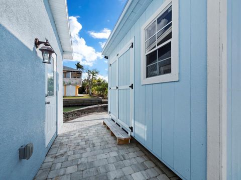 A home in LONGBOAT KEY