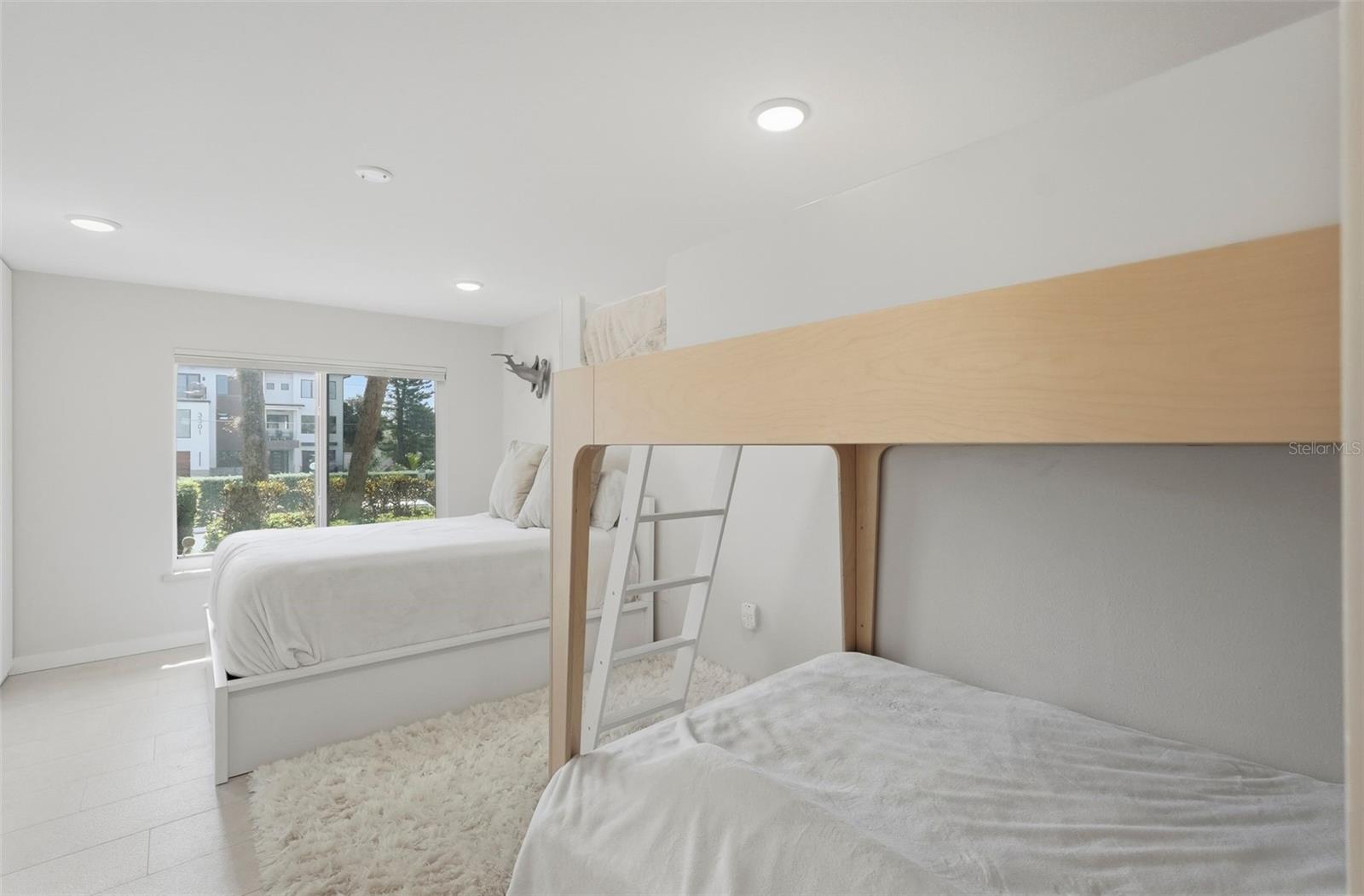BELLEAIR KEY CONDO - Residential