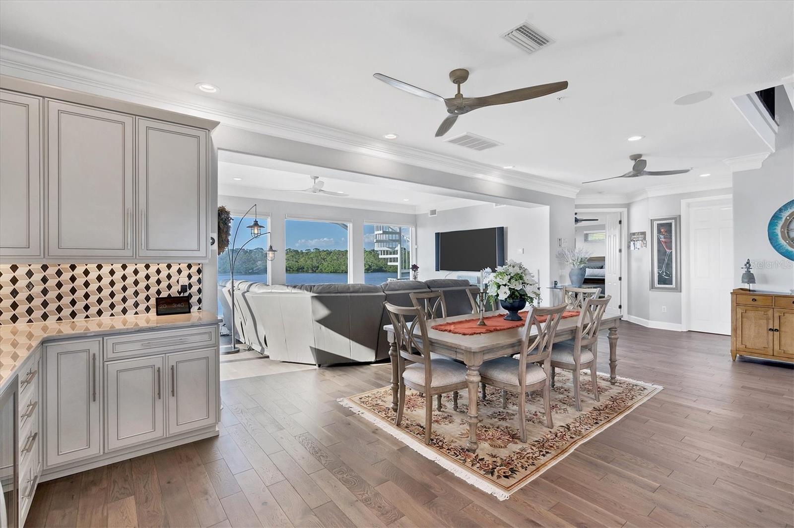 LANDINGS ON LEMON BAY - Residential