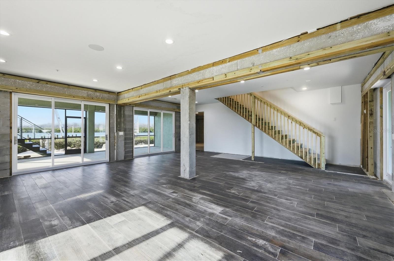 LANDINGS ON LEMON BAY - Residential