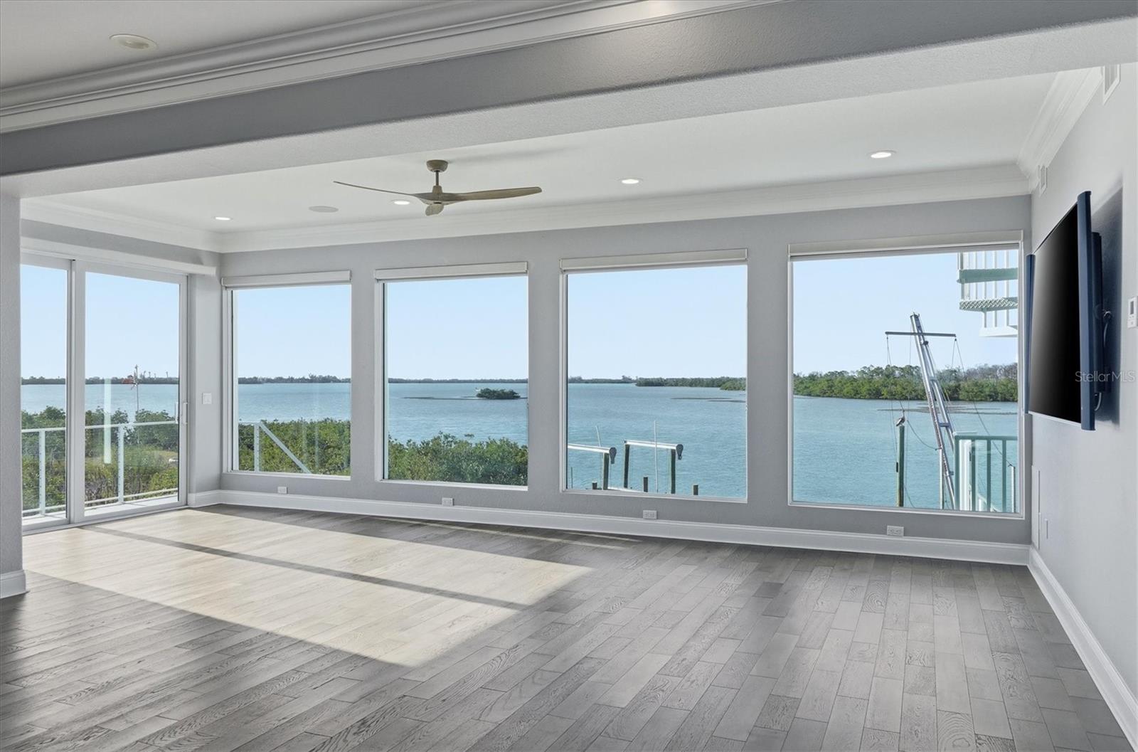 LANDINGS ON LEMON BAY - Residential